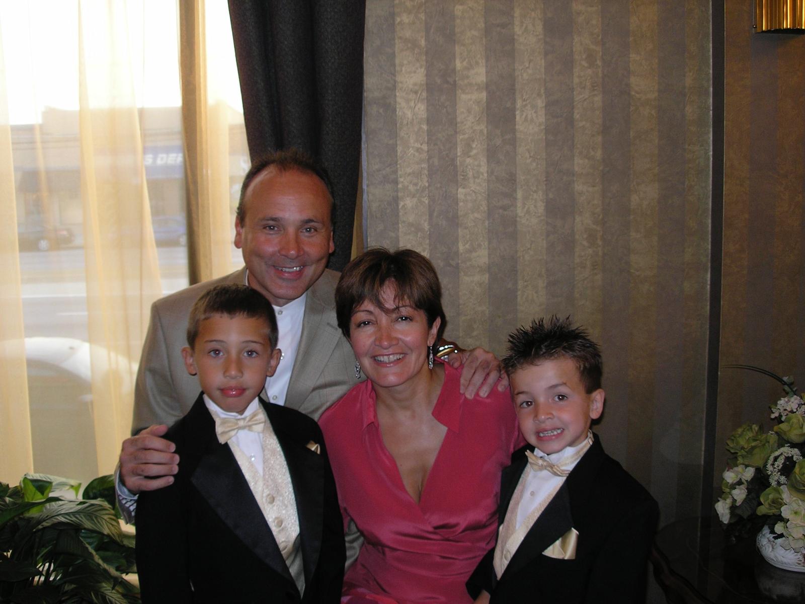 Aixa and Thomas with their sons